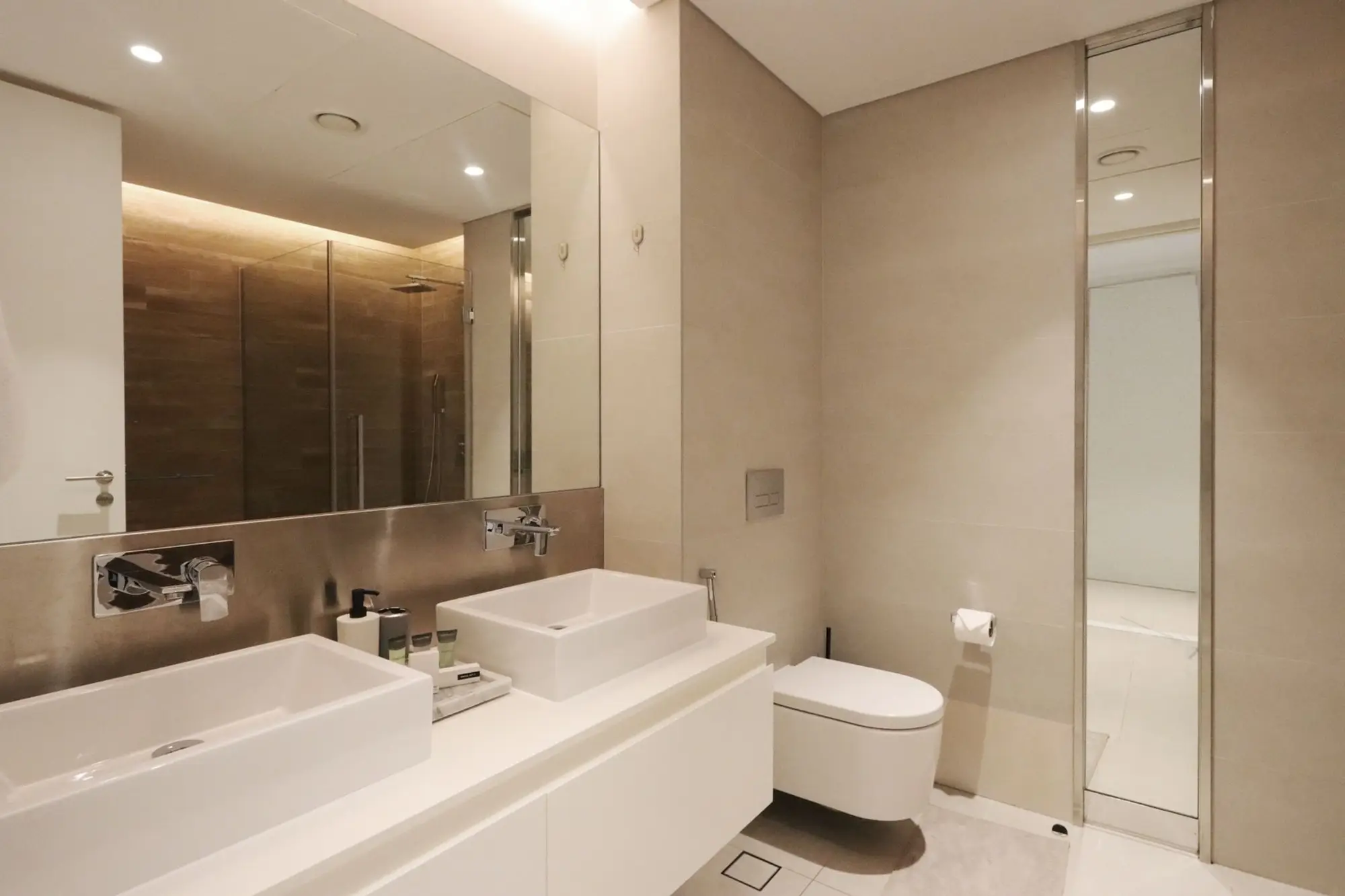 Upgraded 2BR + Maid's Room with Sea View, Dubai