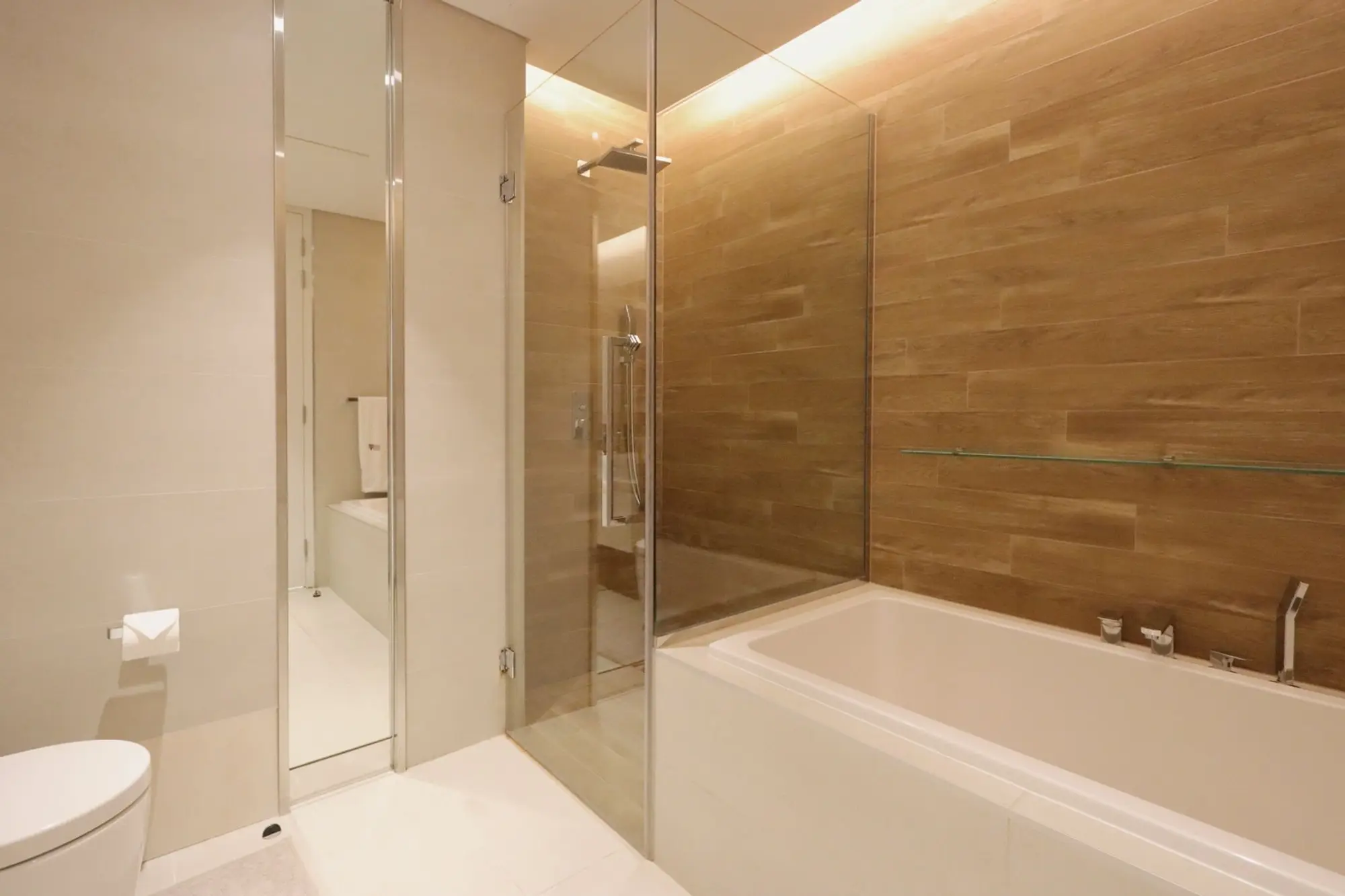 Upgraded 2BR + Maid's Room with Sea View, Dubai