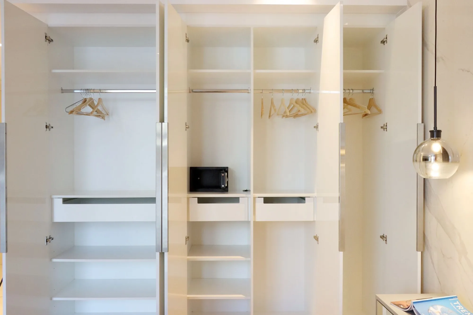 Upgraded 2BR + Maid's Room with Sea View, Dubai