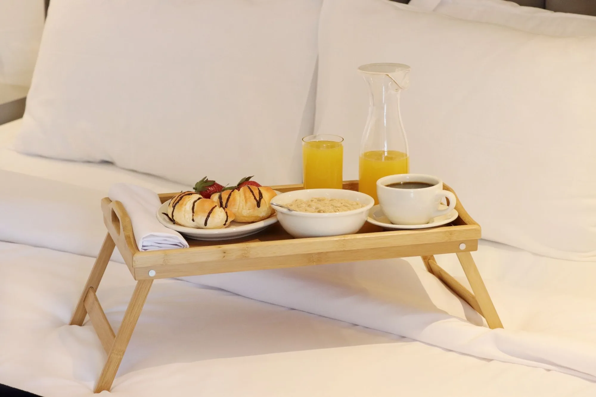 Upgraded 2BR + Maid's Room with Sea View, Dubai