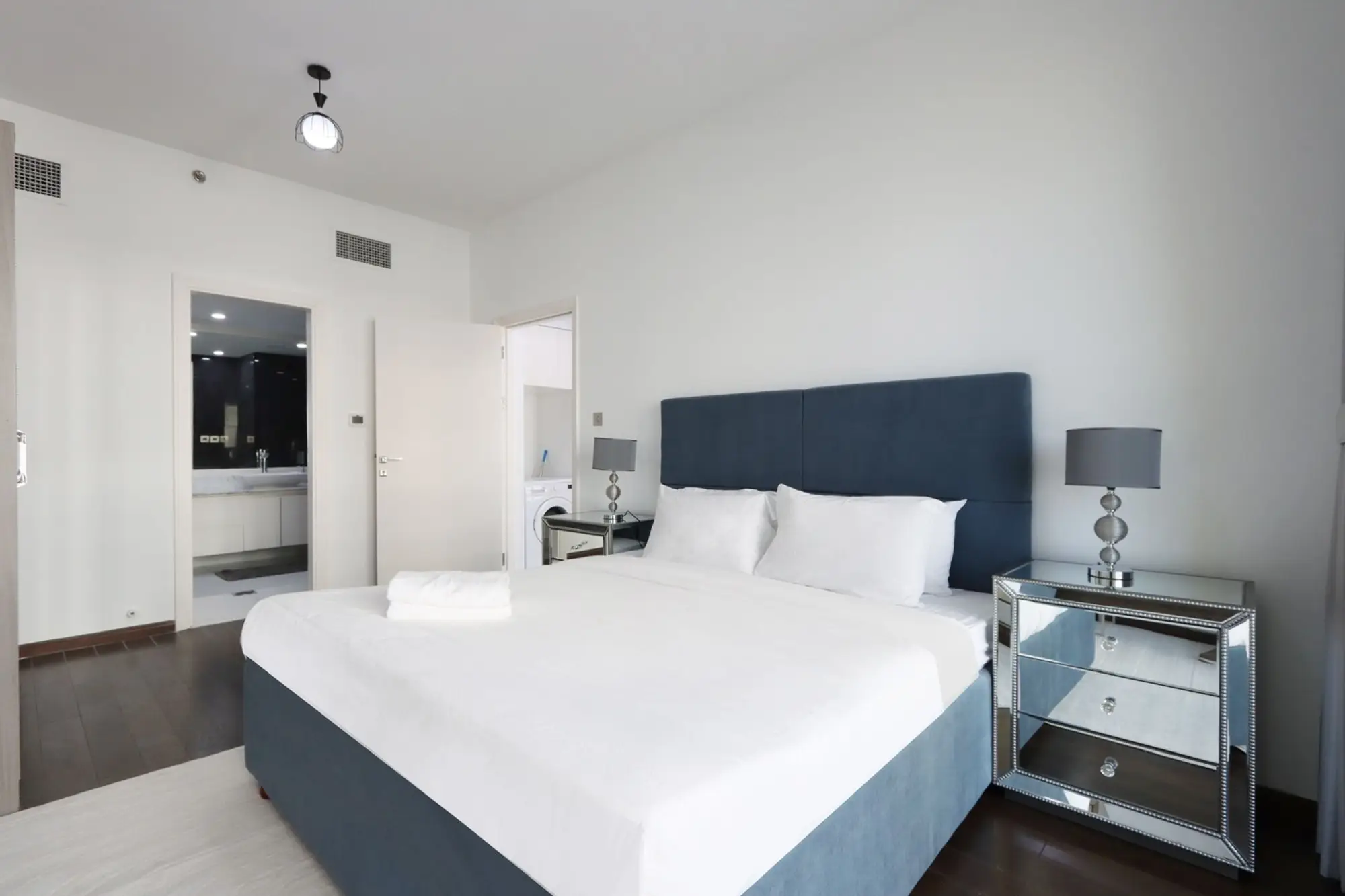 Upgraded 3B with Marina View, Near Promenade, Dubai