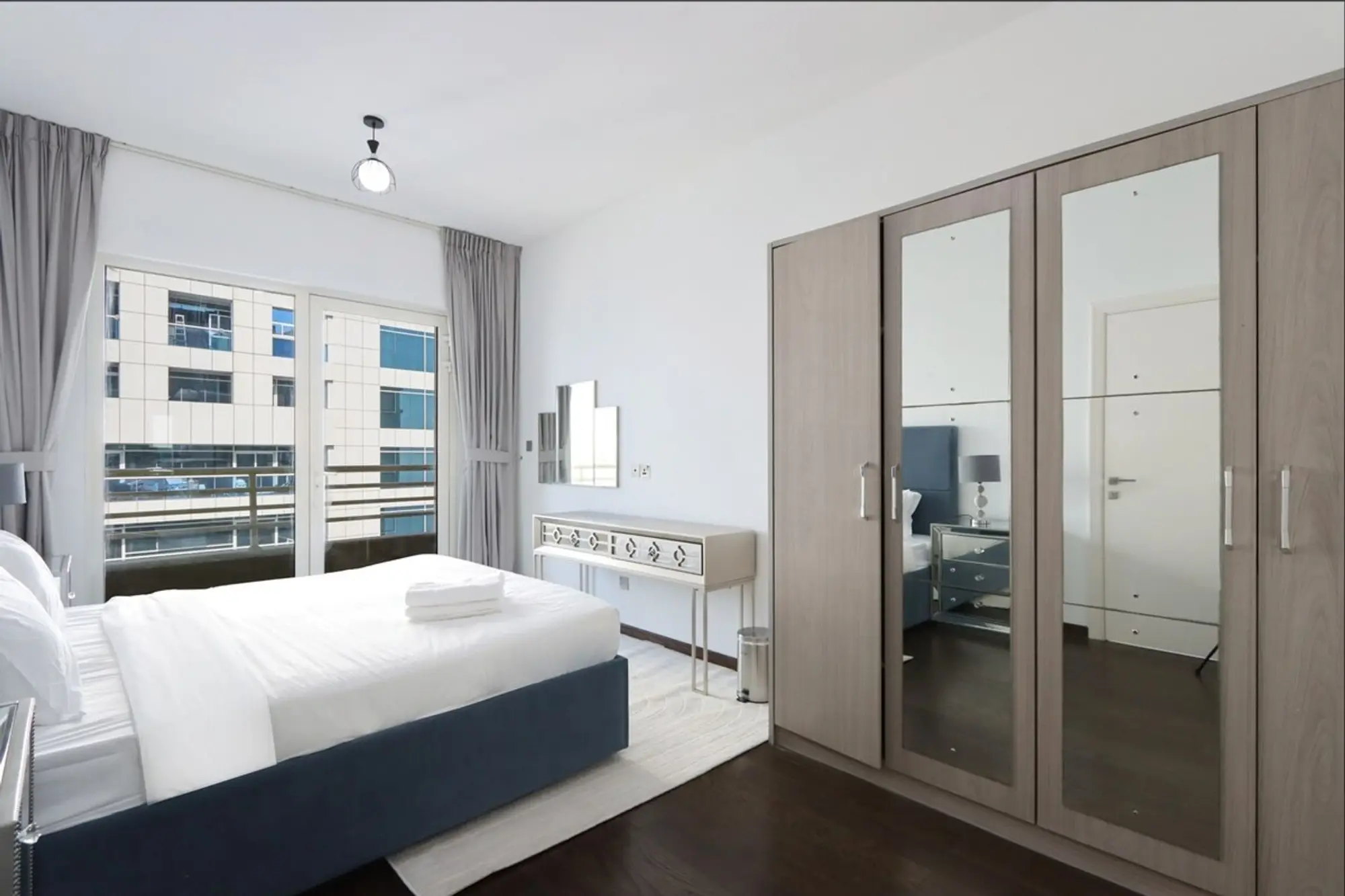 Upgraded 3B with Marina View, Near Promenade, Dubai