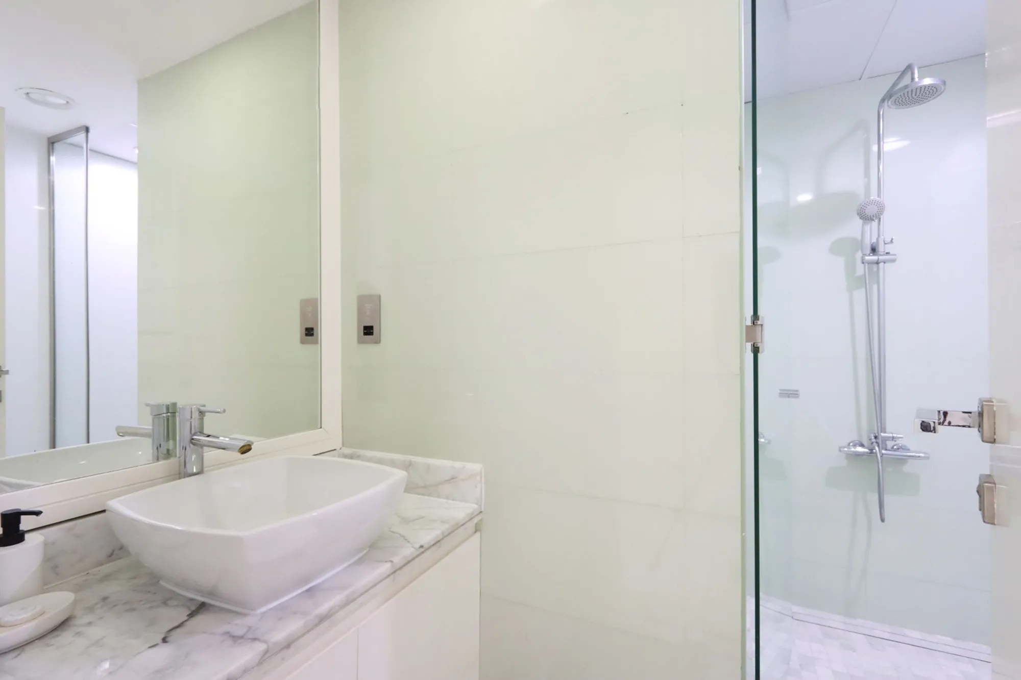 Upgraded 3B with Marina View, Near Promenade, Dubai