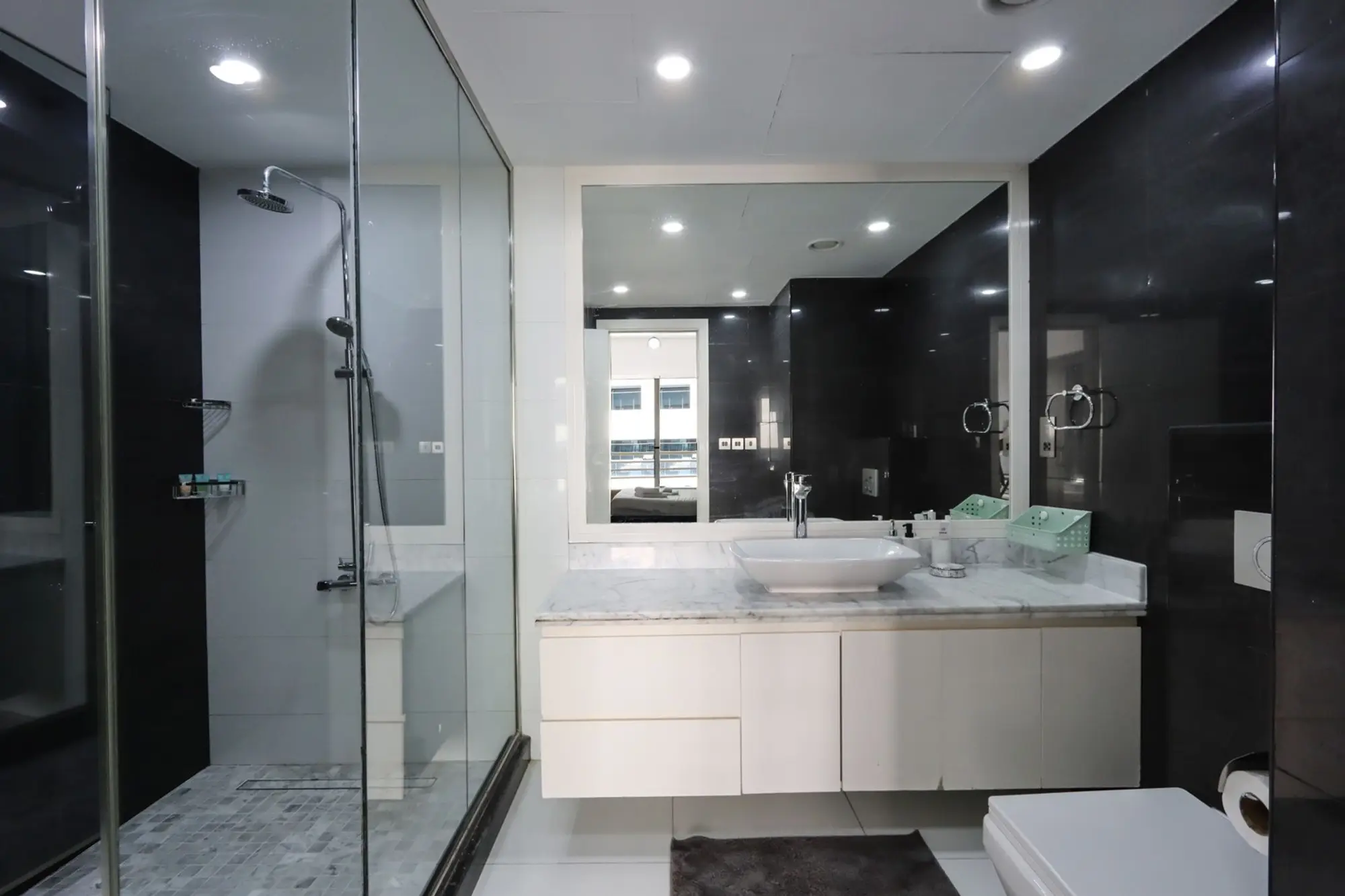 Upgraded 3B with Marina View, Near Promenade, Dubai