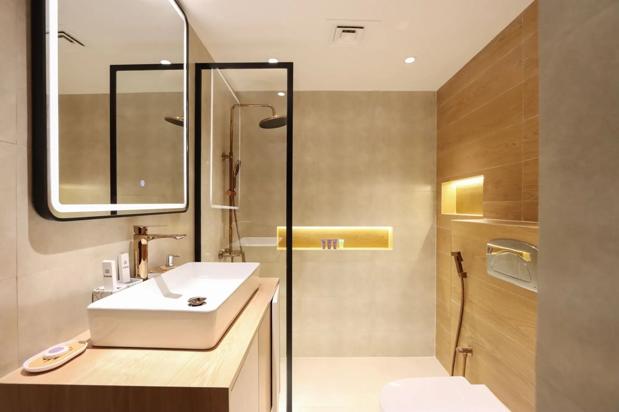 Upgraded Apt, Dubai