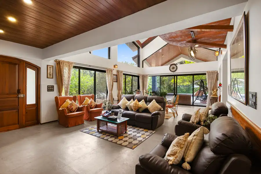 Valdivian Villa, Alibaug