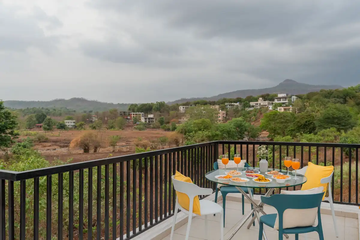 Villa Alpenglow, Karjat