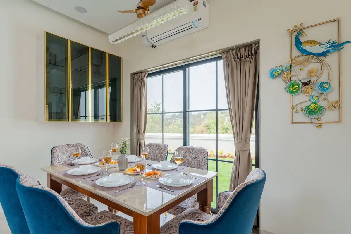 Villa Alpenglow, Karjat