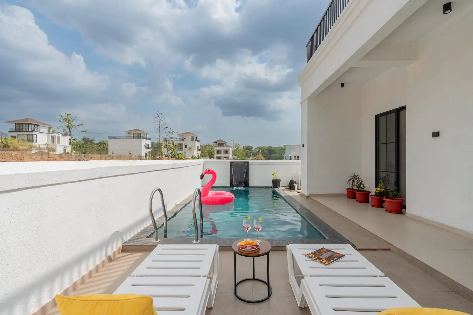 Villa Alpenglow, Karjat