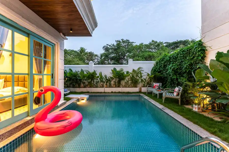 Villa Amoraa w/ Rooftop Jacuzzi, North Goa