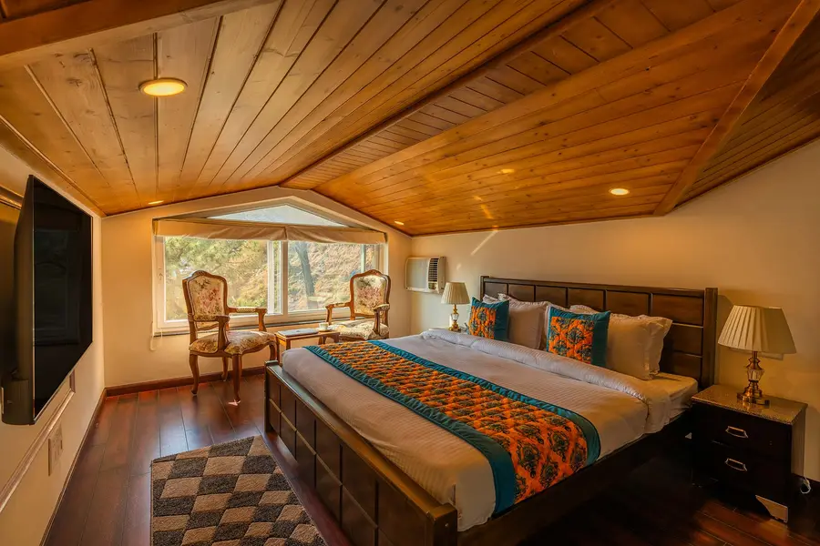 Villa Montierra W/ Private Pool & Breakfast, Kasauli