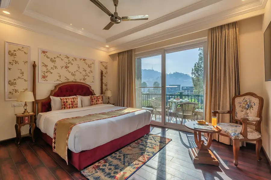Villa Montierra W/ Private Pool & Breakfast, Kasauli