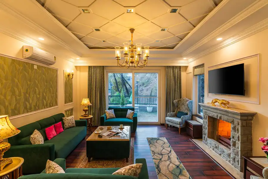 Villa Montierra W/ Private Pool & Breakfast, Kasauli