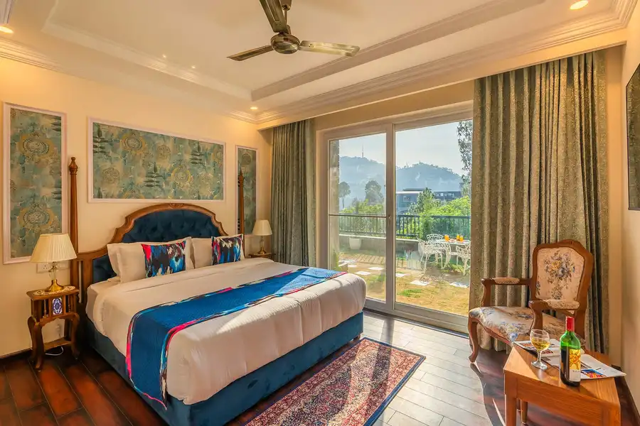 Villa Montierra W/ Private Pool & Breakfast, Kasauli