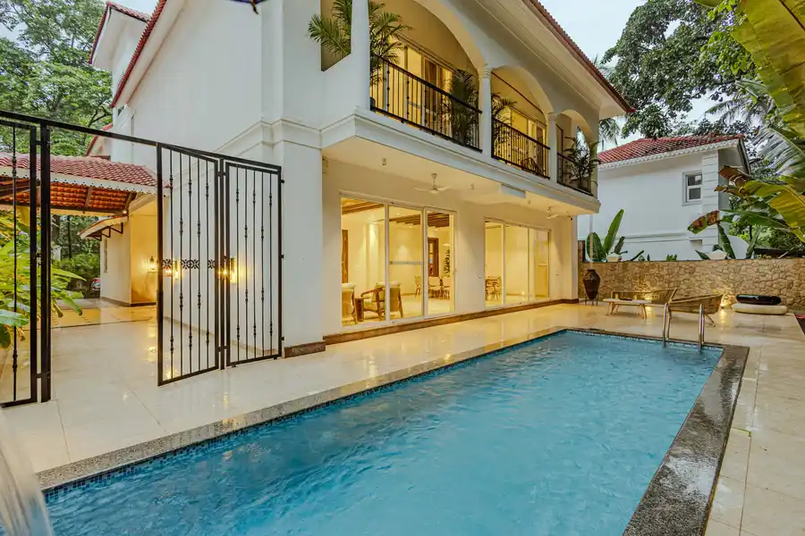 Villa Nava – Luxury Escape w/ Heated Pool & Bathtub - Assagao, North Goa