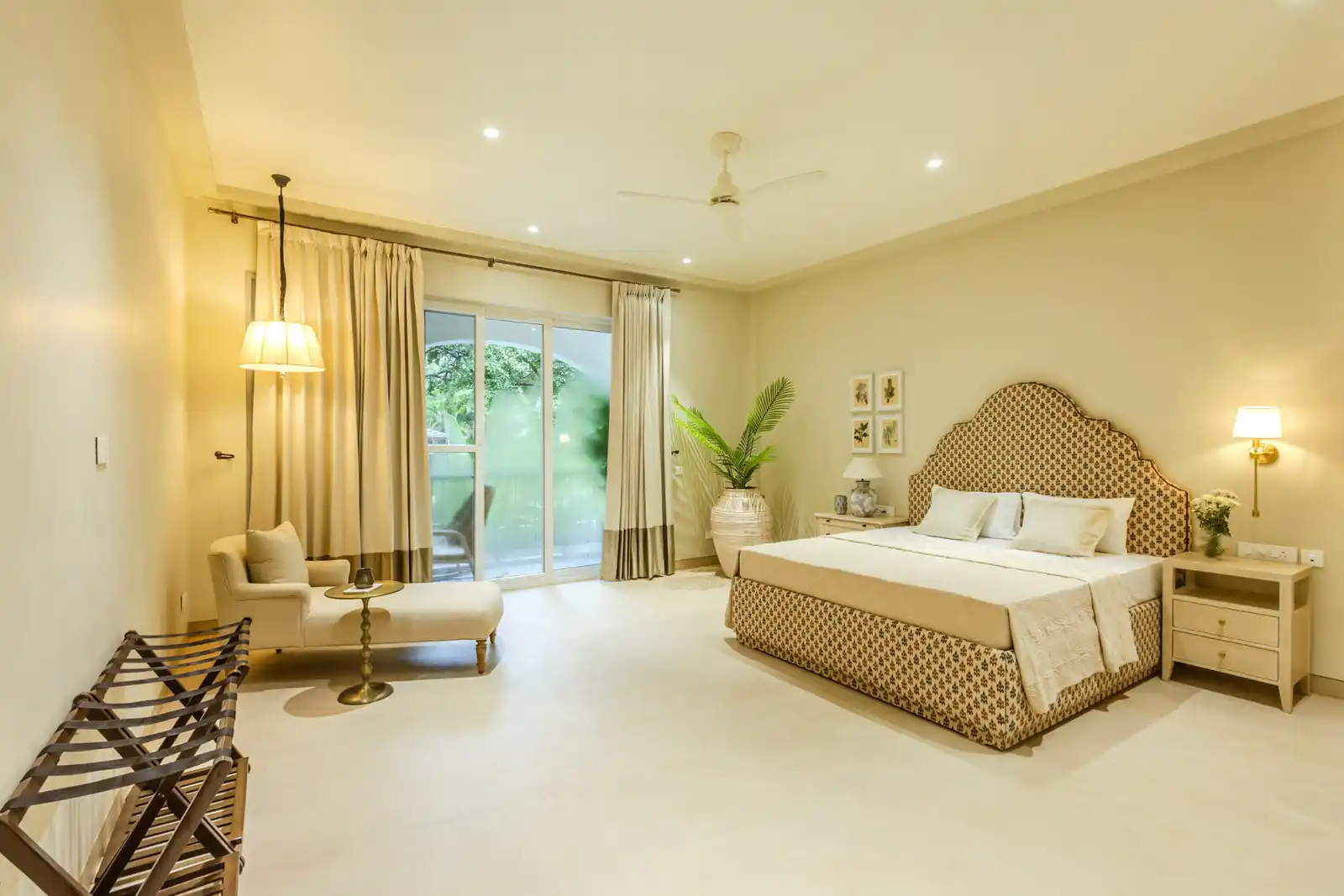 Villa Nava – Luxury Escape w/ Heated Pool & Bathtub - Assagao, North Goa
