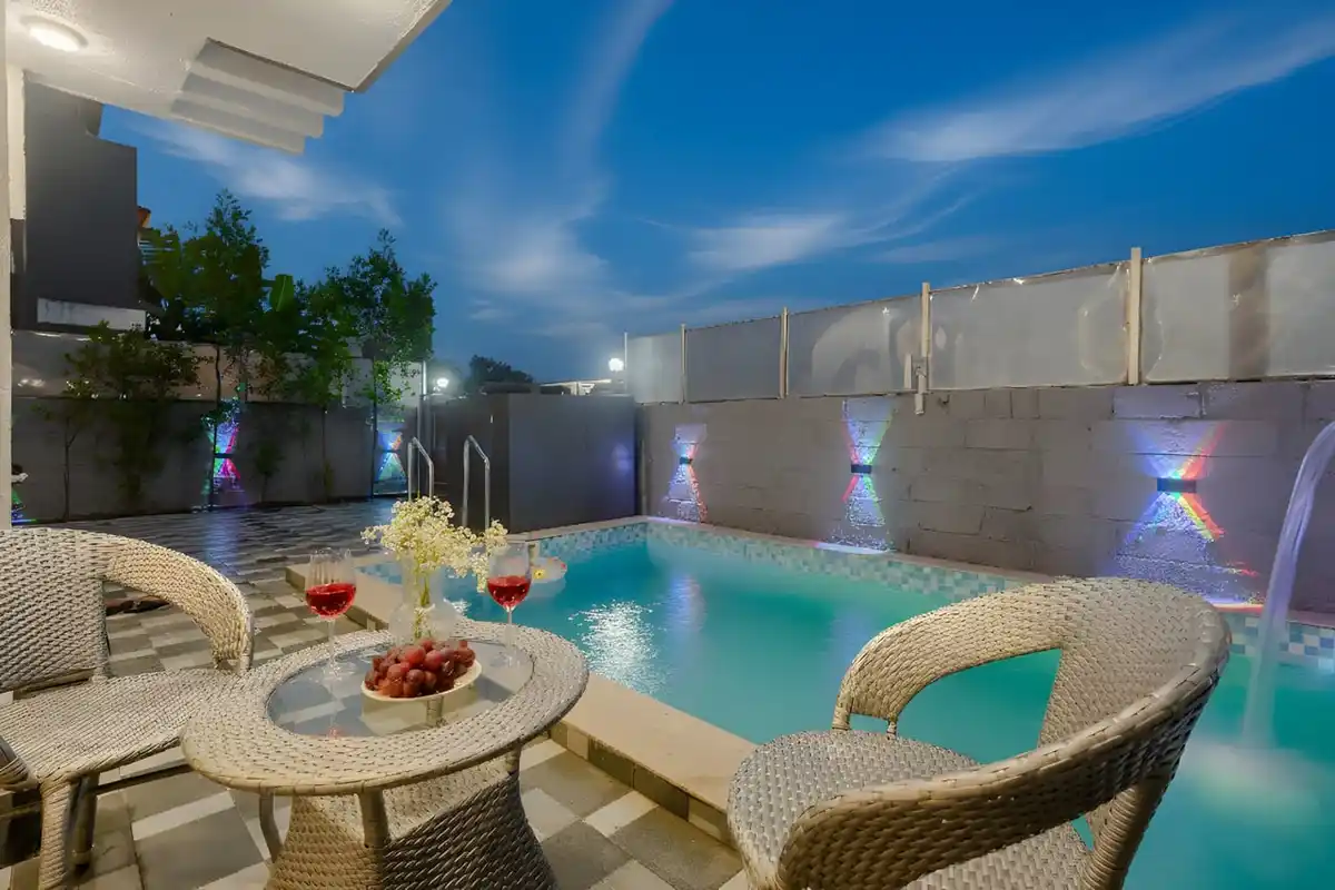 Villa Vivaans, Lonavala