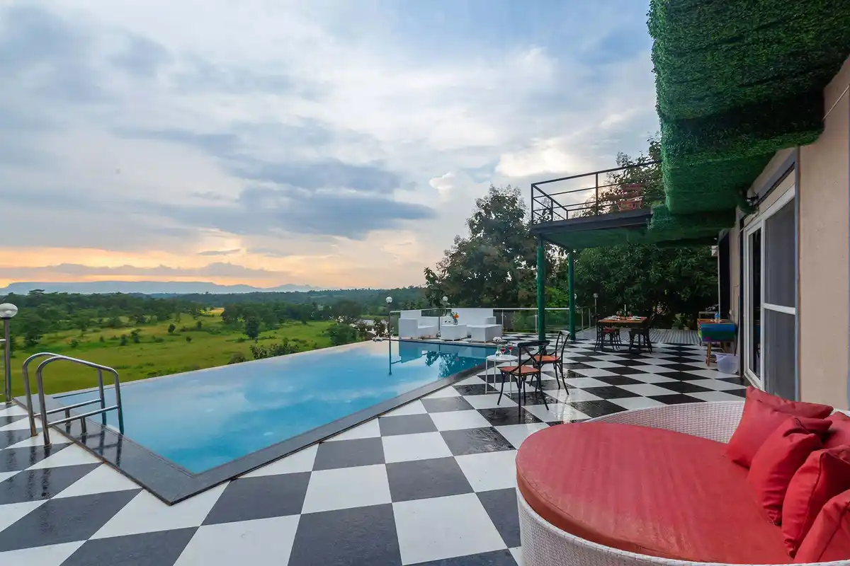Vine & Splash, Karjat