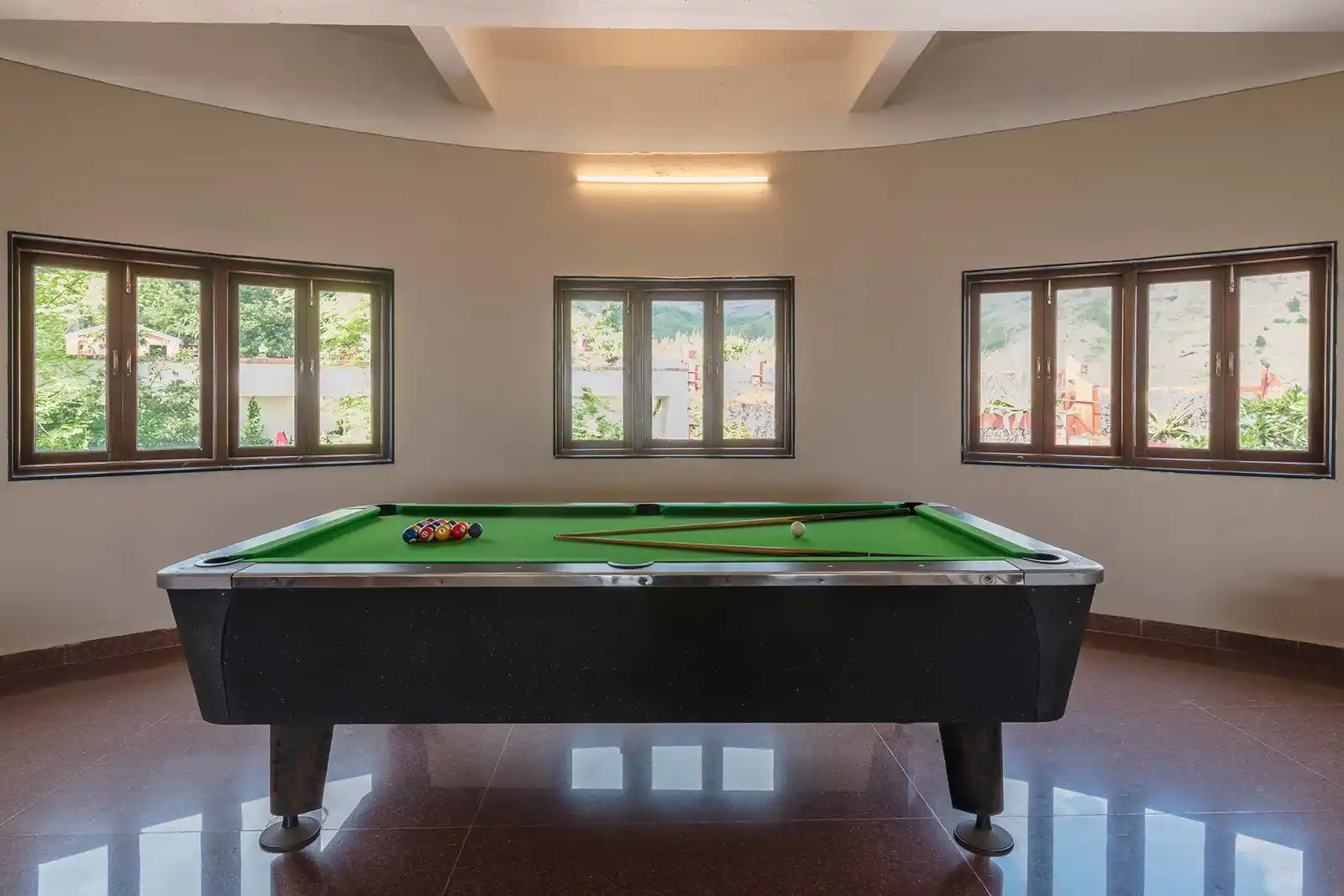 Vista Dazzle, Karjat