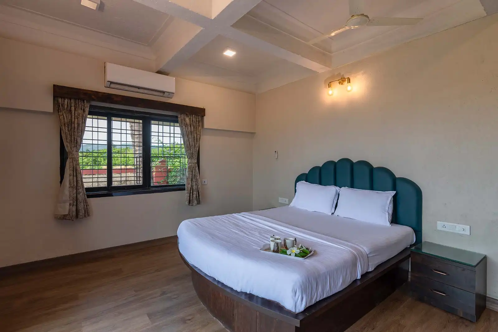 Vista Dazzle, Karjat