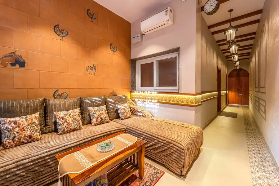 Vrindara Niwas, Mathura