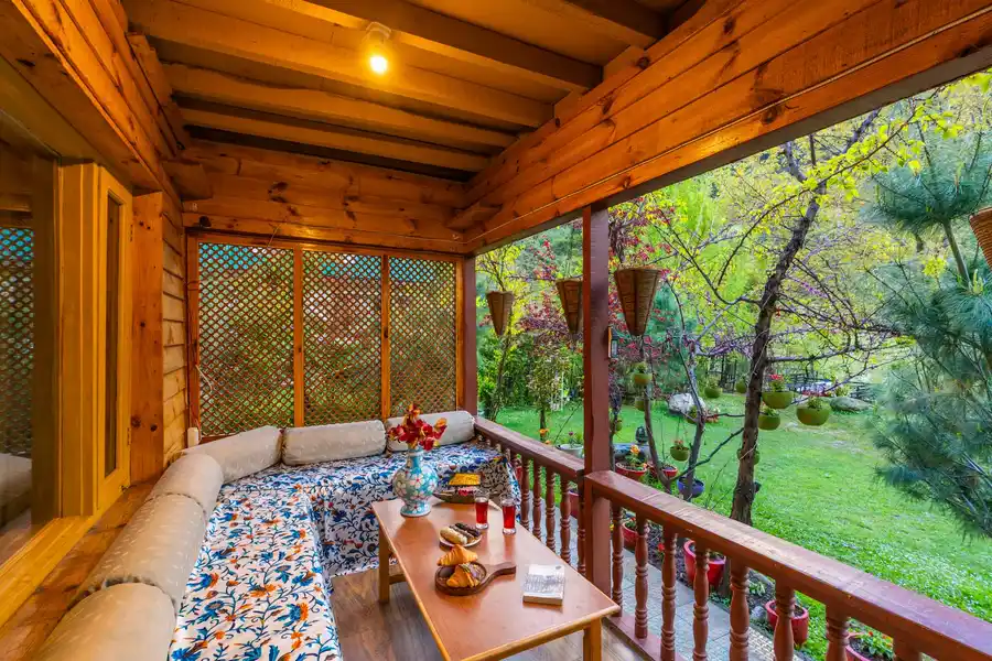 Walnut House, Pahalgam