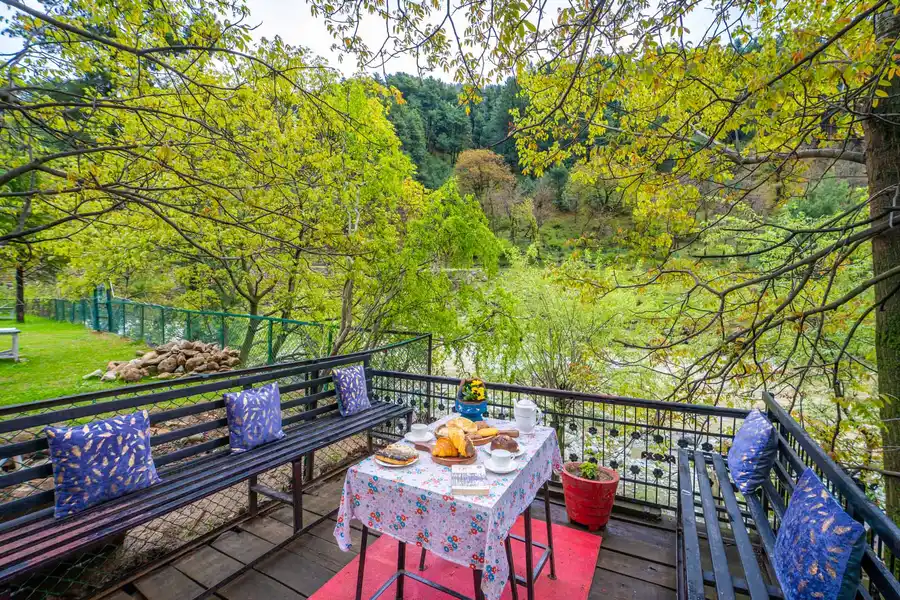 Walnut House, Pahalgam