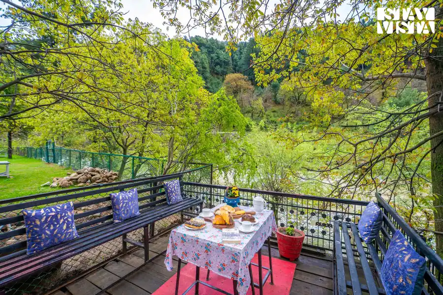 Walnut House, Pahalgam