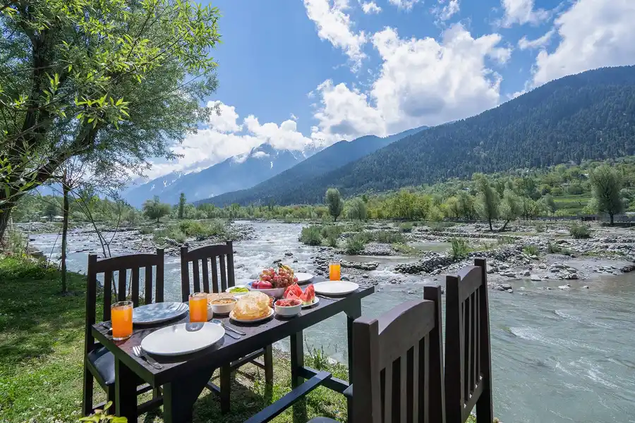 Water's Edge, Sonmarg