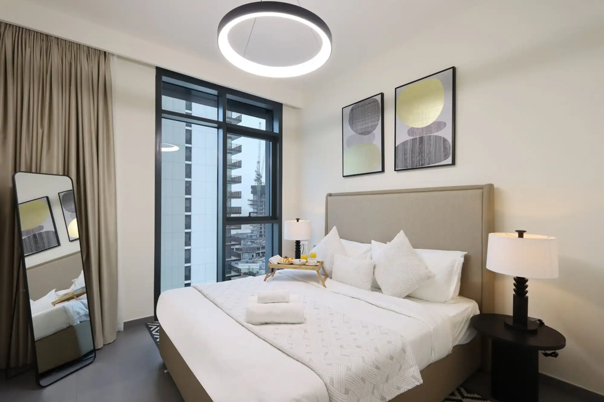Waterfront 2BR with Dubai Skyline Views, Dubai
