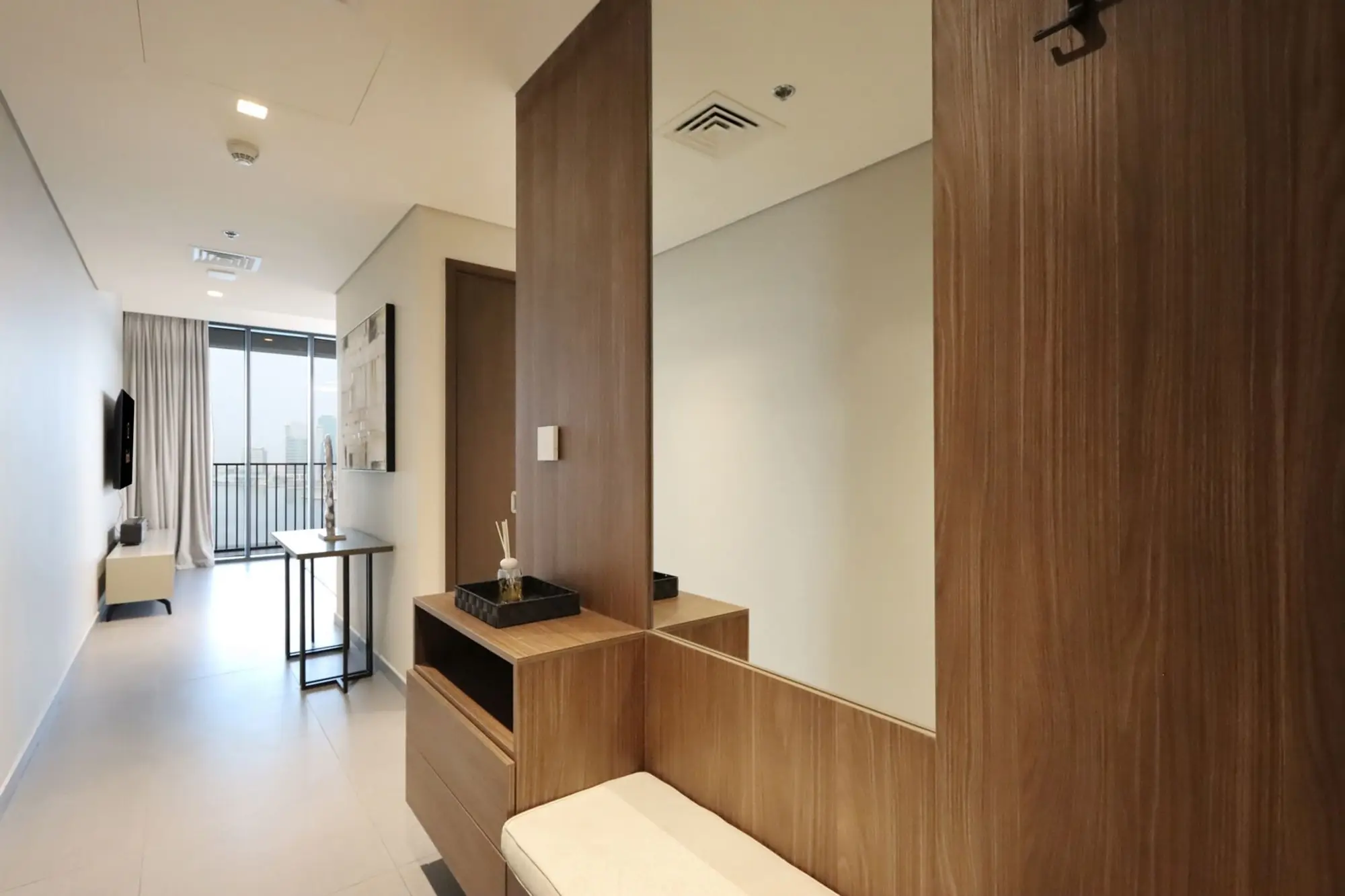 Waterfront 2BR with Dubai Skyline Views, Dubai