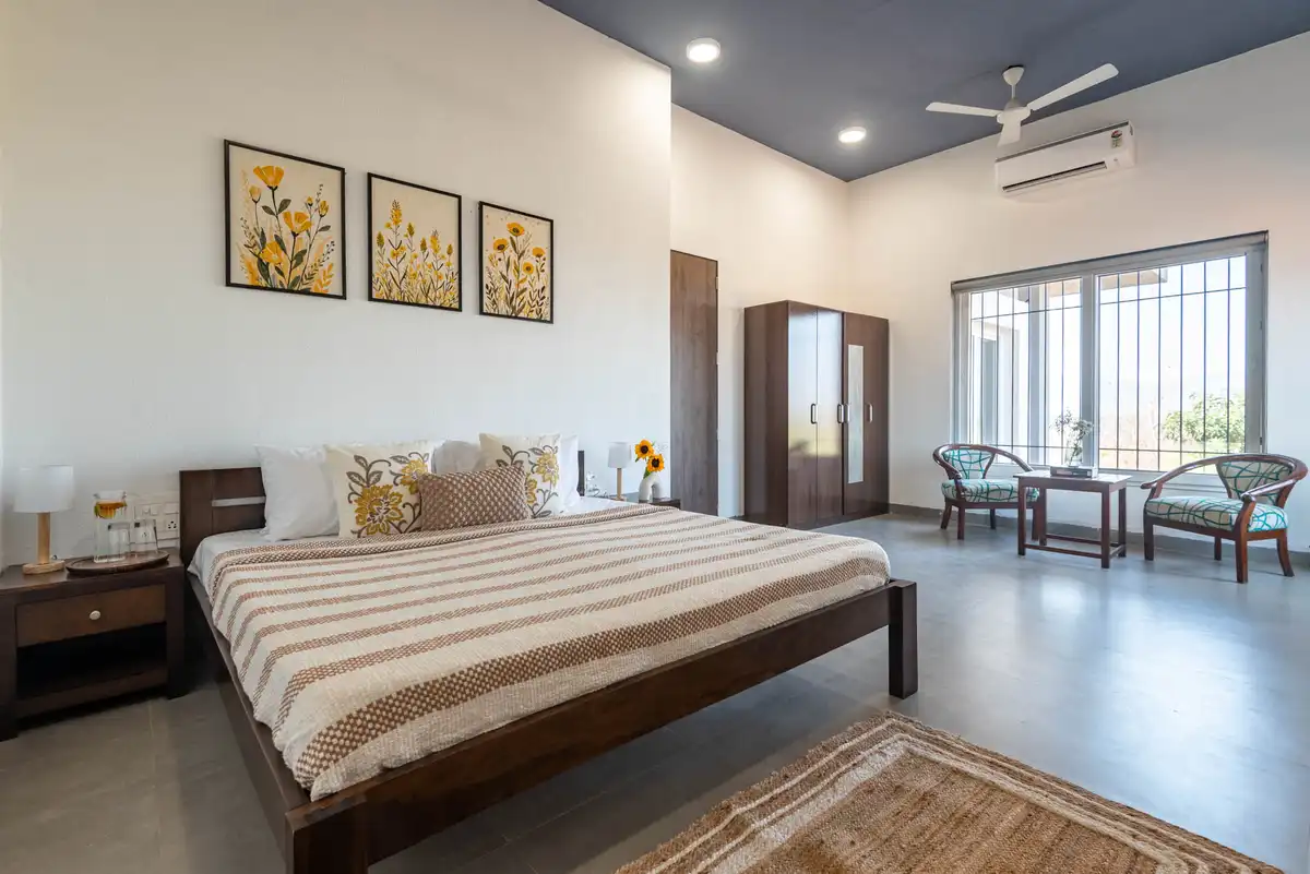 Whispering Trails, Karjat