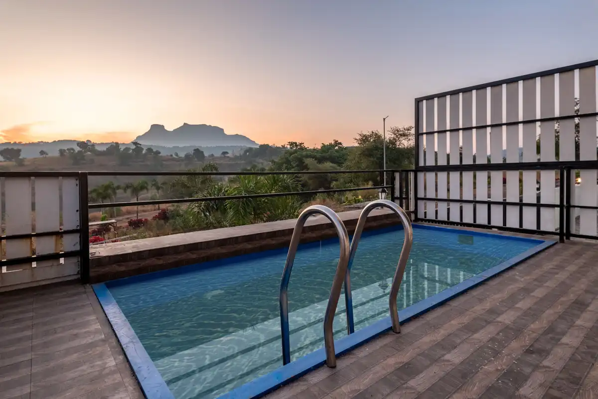 White House, Igatpuri