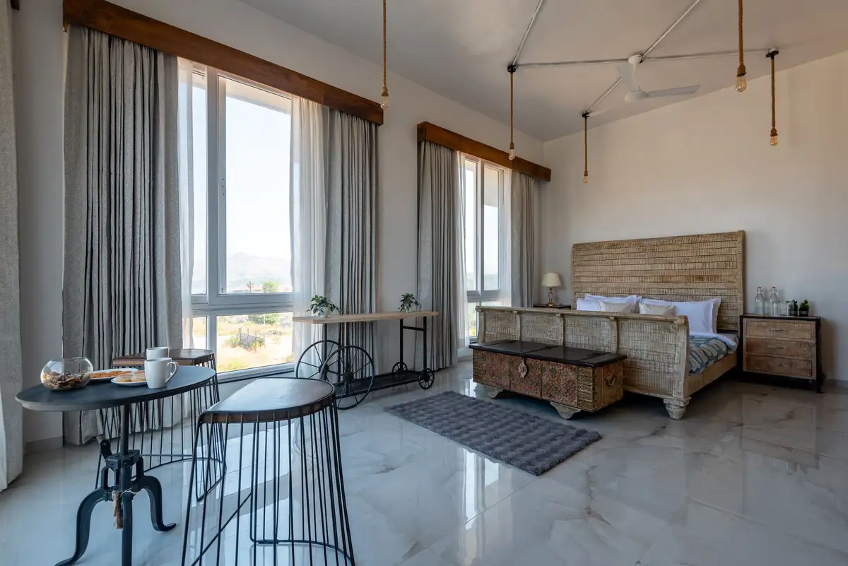 White House, Igatpuri