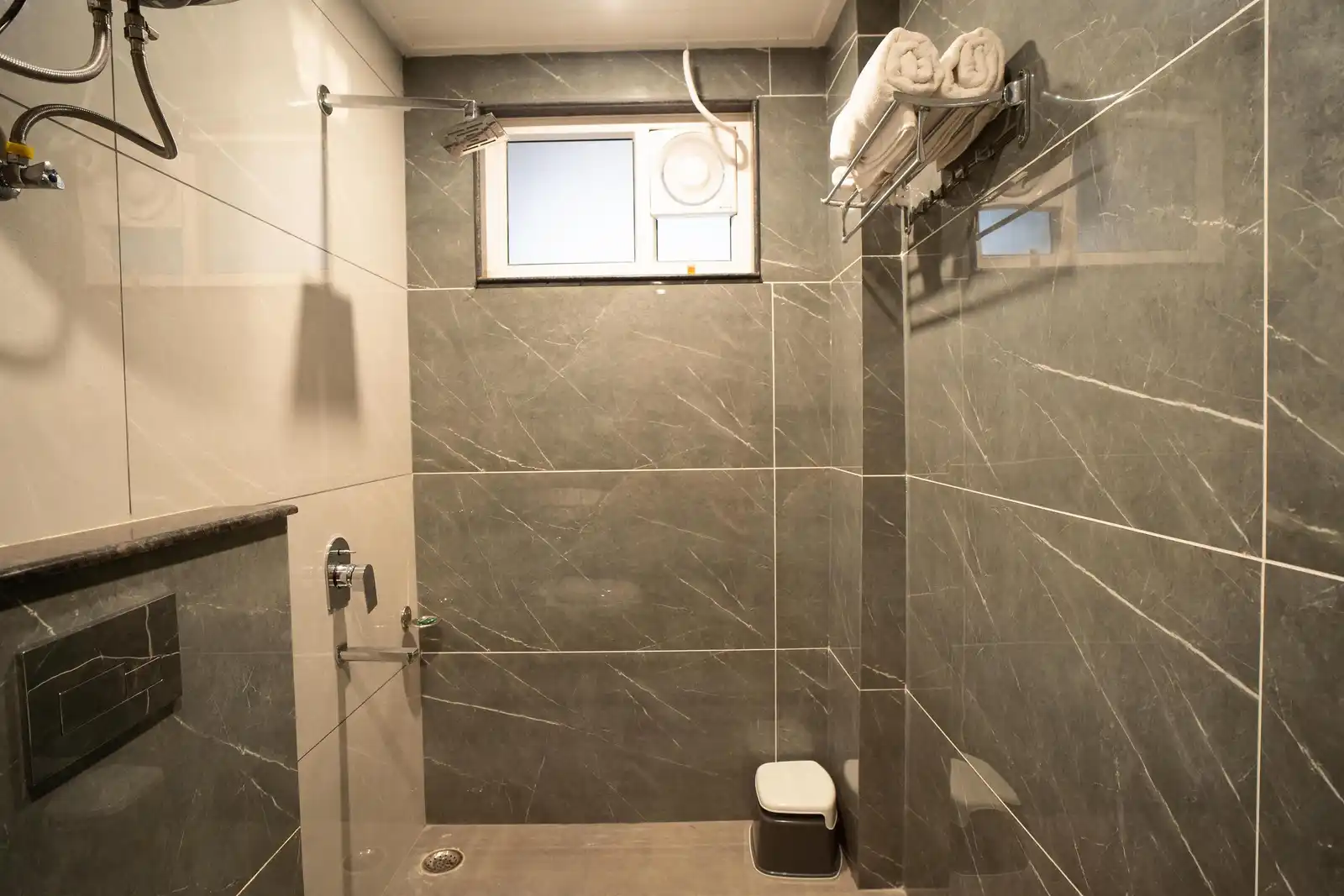 Winterfell Stays Bathroom 2