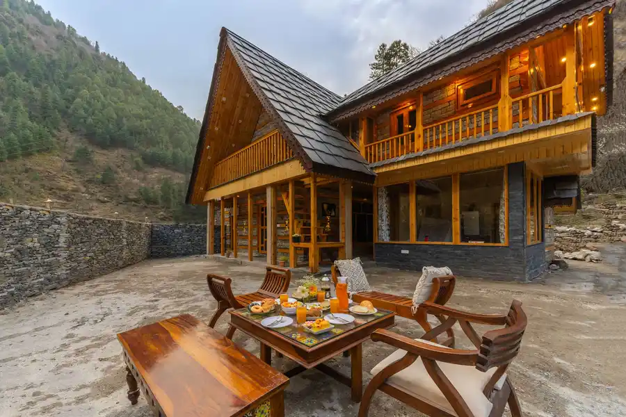 Wisteria Whispers, Tirthan Valley