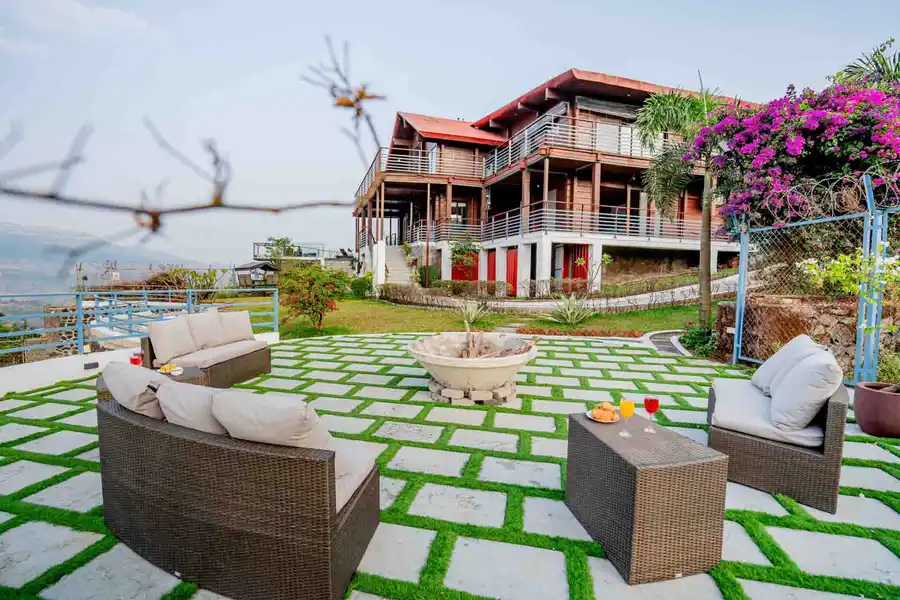 Woodhaus, Lonavala