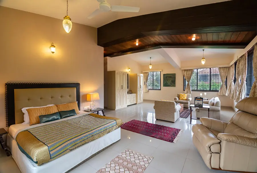 Woodstone Villa w/ Private Pool, Lonavala