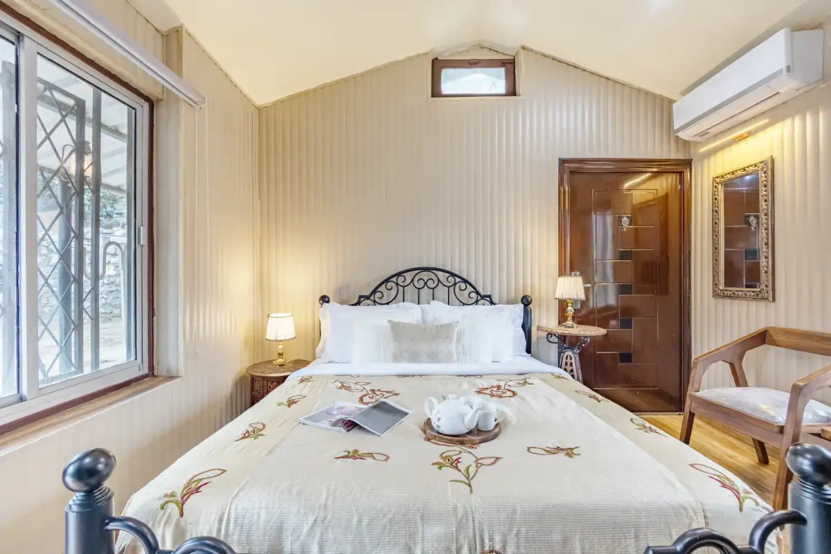 Zephyr Classic Hut, Mussoorie