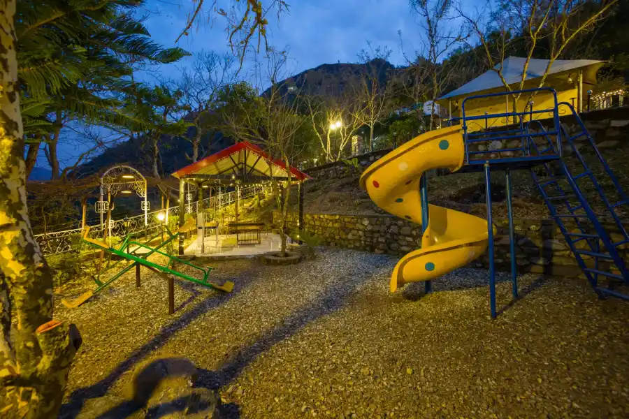 Zephyr Classic Hut, Mussoorie