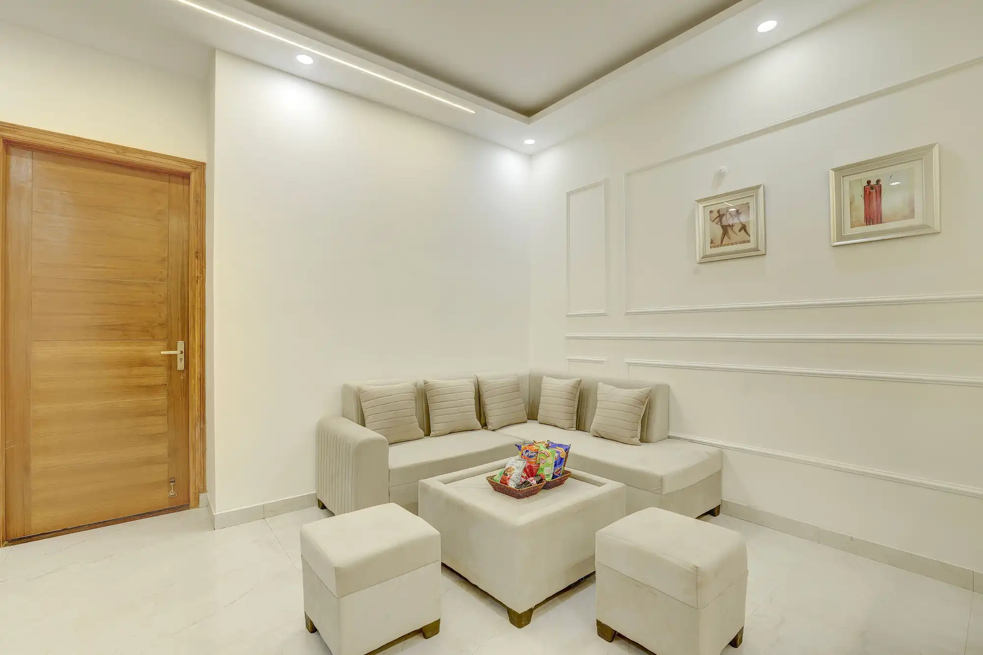Zinnia, Delhi NCR
